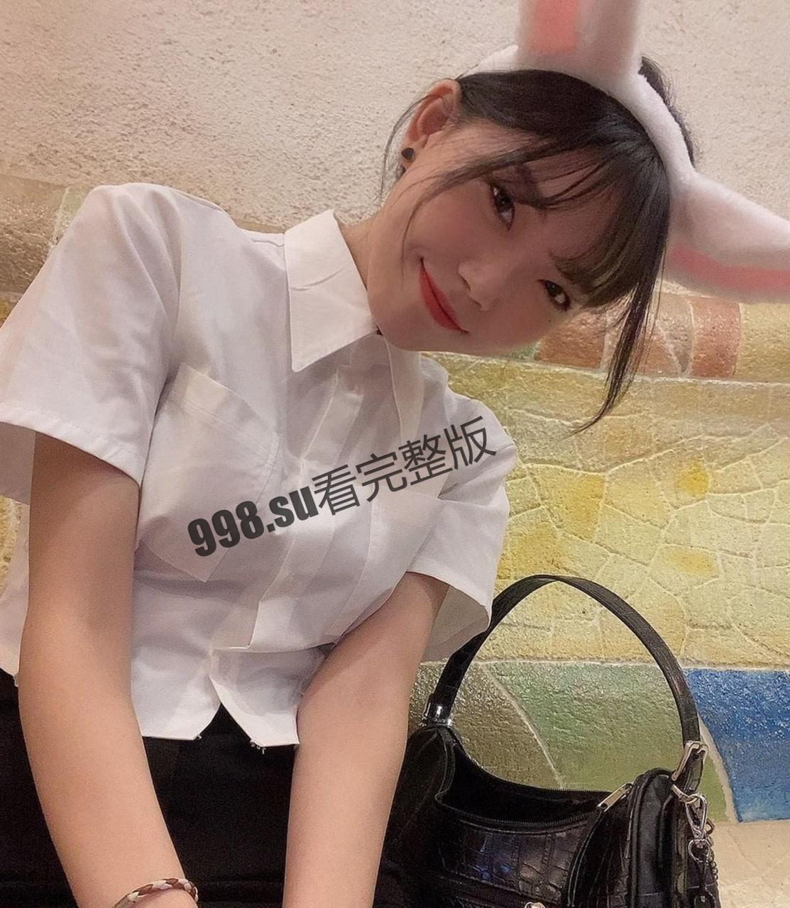 【反差女友】超听话的兔牙小姐姐 喝醉后被男友按在马桶上操  第3张