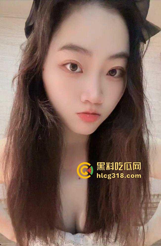 河南数字传媒技术公司骚逼【陈筱慧】为求上位色相诱惑上司，喜欢后入打桩，性爱视频曝光泄露！  第2张