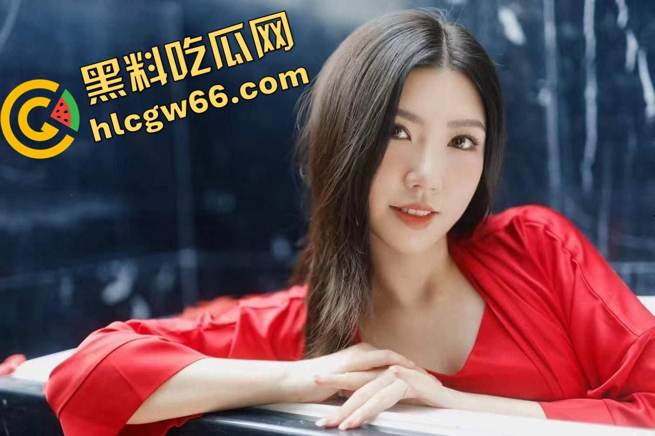 广州朋友新婚老婆【偷操黑人两年】嫩媳变黑屌母狗，逼松烂成洞还露脸浪叫，傻老公舔黑人剩饭爽翻天！  第3张
