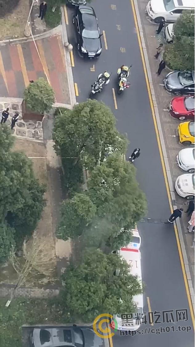 宜兴男女天台打炮后入狂怼 把女方顶下去摔死了？这下真的是高潮到升天了！  第3张