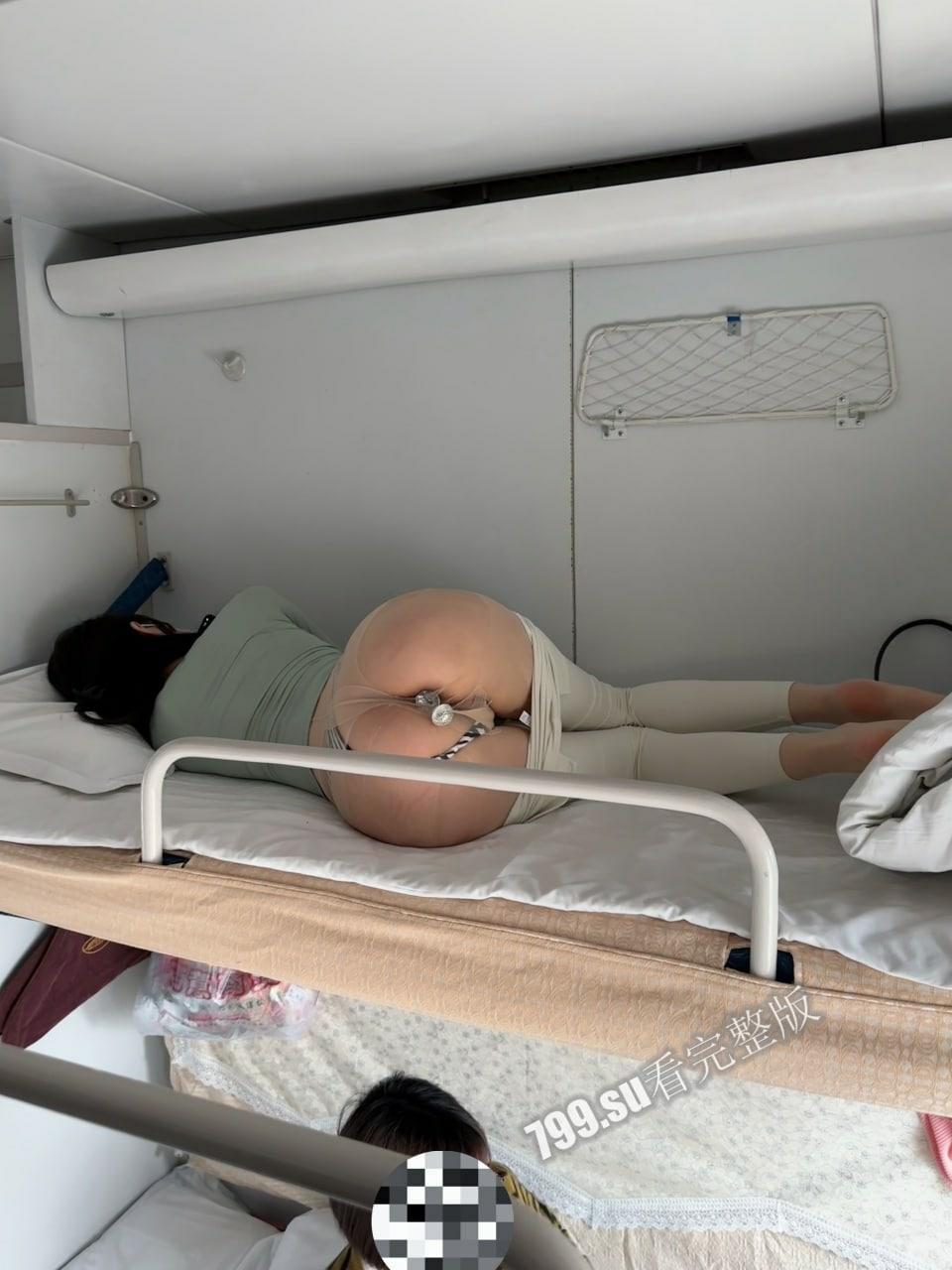 极品网红女神 脸红『Dearie』魅惑新作《高铁之旅》阴部鼓鼓的 各种姿势太欠操了  第27张