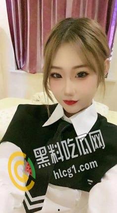 通辽师范学院极品反差婊 喜欢纹身的妹子 在学校时酷酷的 到家就变母狗 这身材一看就很耐操  第5张