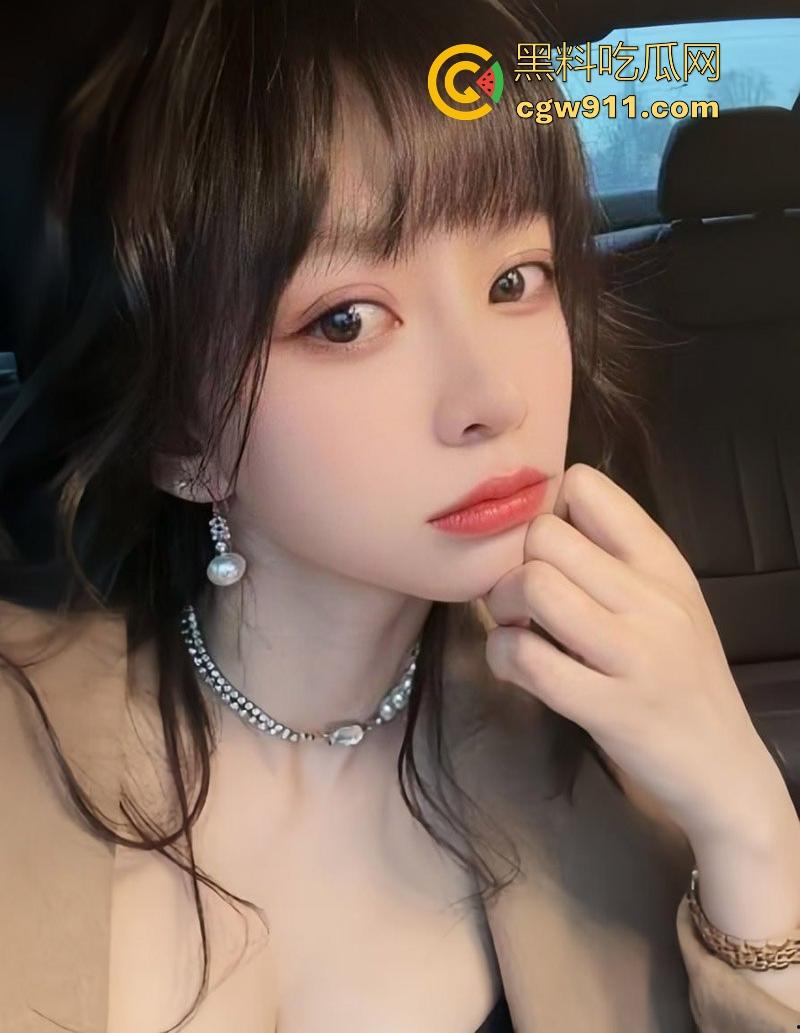 深圳超嫩反差母狗【樊柔莹】情趣装自拍撩富二代，酒店浴室后入骑乘，边操边自拍，骚的一批！  第2张