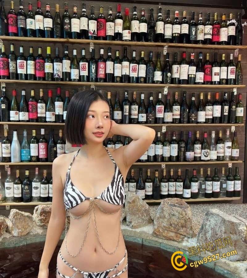 天津极品少妇【童杏丽】，性感女神露脸调情，口交技术一流，女上骑乘疯狂榨精，表情诱人！  第5张