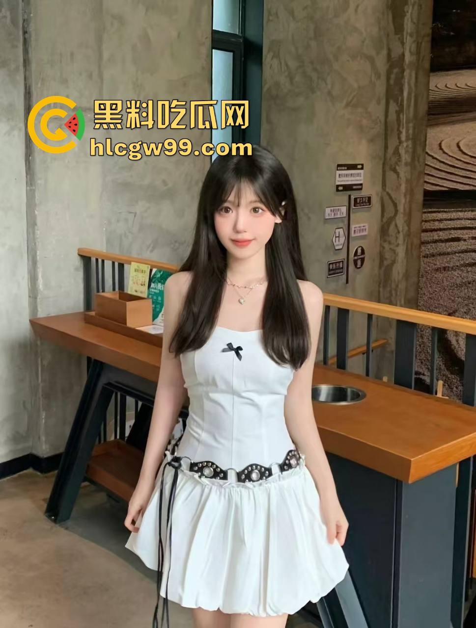 大学生寒假异地久别重逢，见面就开干，满房都是爱液和喘息，从床干到地，抱着不撒手猛猛干久别胜新婚！  第2张