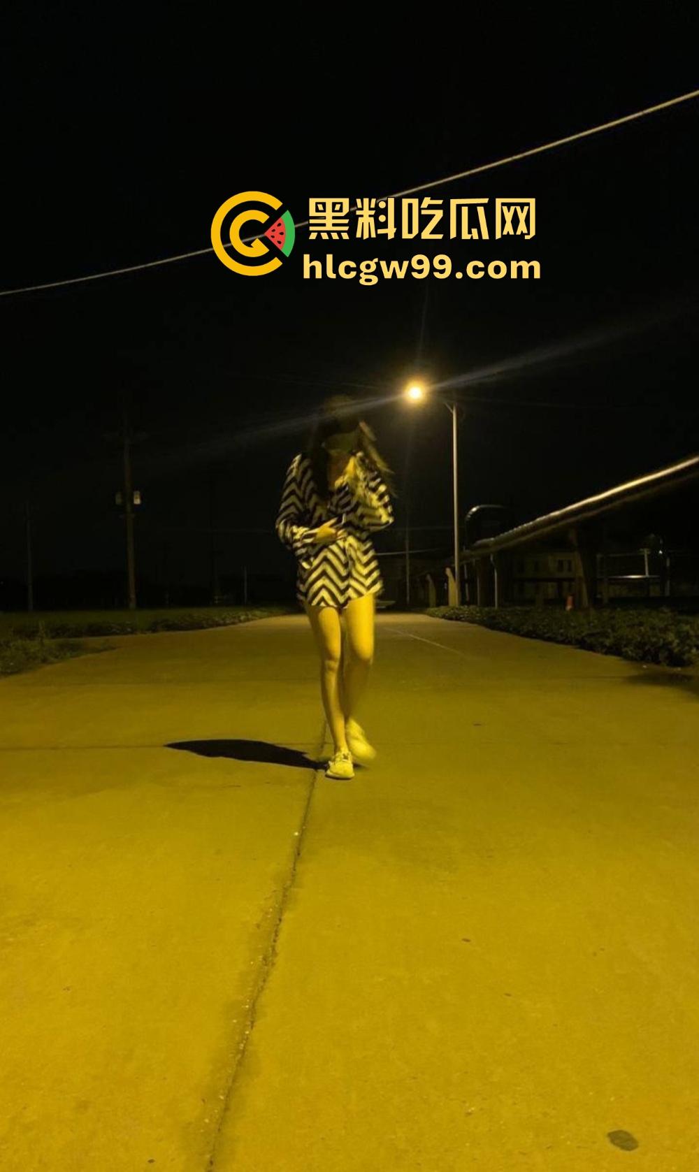 长沙炮神狂扫小淫妇，奥迪A6一开一路收割淫乱小婊子，身材爆炸的性瘾骚货，淫乱私拍流出百人斩目标稳了！  第4张