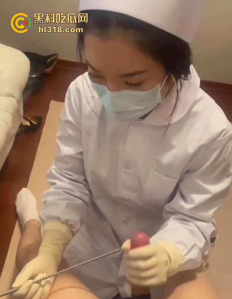 纯情小护士SM调教主人肉棒，将金属棒齐根插入龟头马眼，缓慢撸动，手法老专业了！  第5张