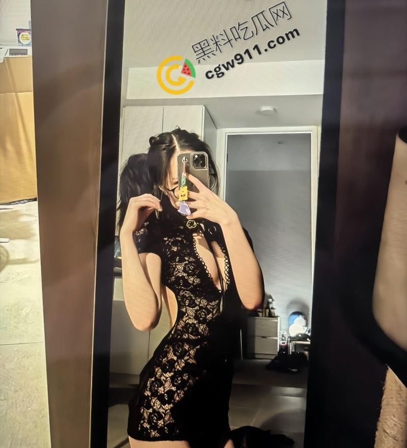 上海风骚名媛刘伊娜化身极致尤物，遭神秘金主疯狂宠爱！深夜酒店火辣春光，令人心驰神往  第6张