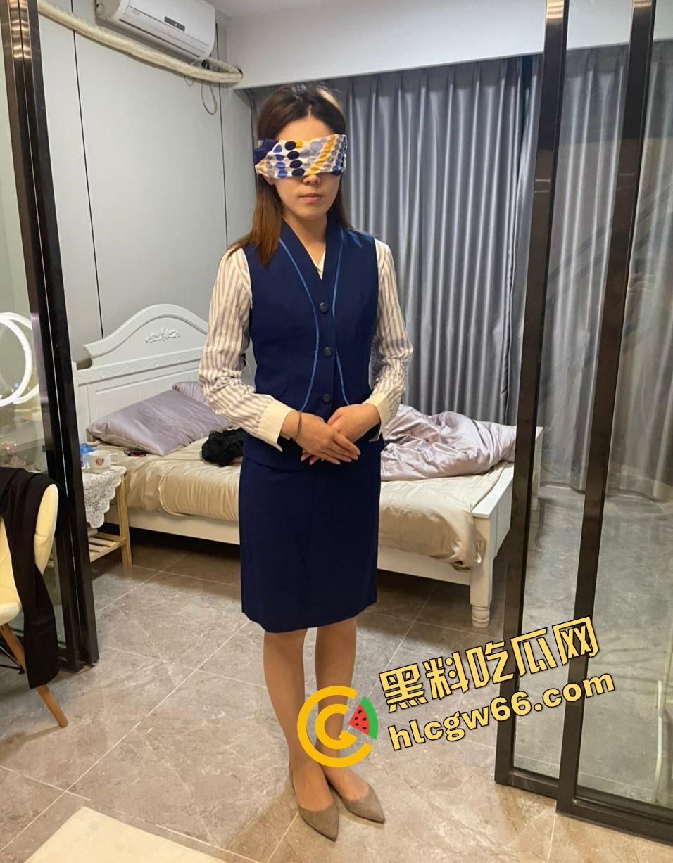 高空仙女地面母狗，你不知道的空姐私下生活曝光，黑丝制服舔屌爬行、白虎肥臀被操成泄洪口！  第5张