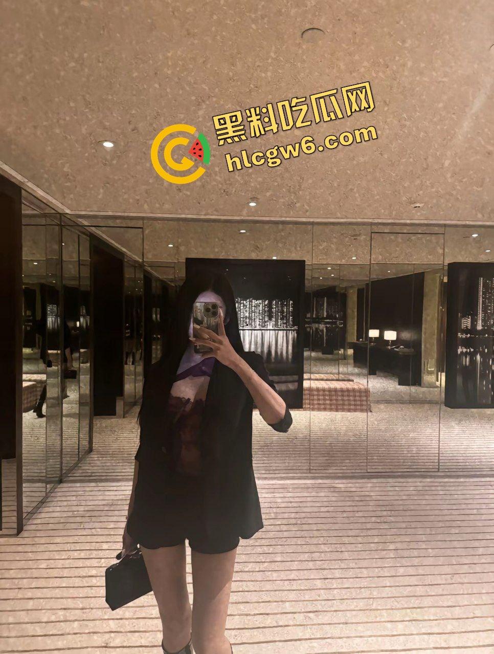 北京商务中心区气质靓女反差骚鸡『廖若桐』与多金人士刺激摸奶 酒店激情爆操后怼骚逼！原创独家流出！  第5张