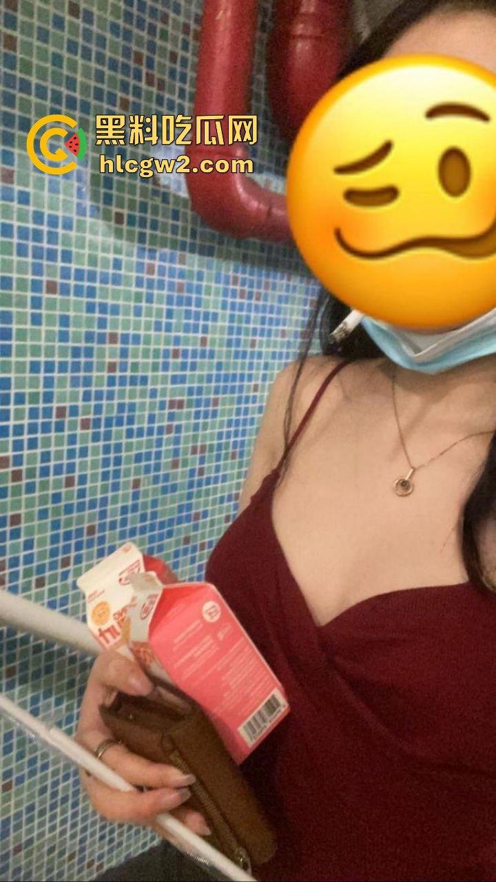 香港巨乳学霸『孟雪梨』奶子大到让人上火！双大奶能让课堂全校性骚动，教授都想钻进她奶里拱一拱！  第3张