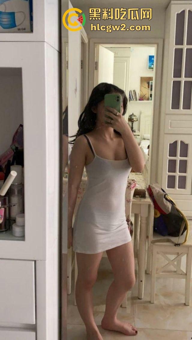 香港巨乳学霸『孟雪梨』奶子大到让人上火！双大奶能让课堂全校性骚动，教授都想钻进她奶里拱一拱！  第10张