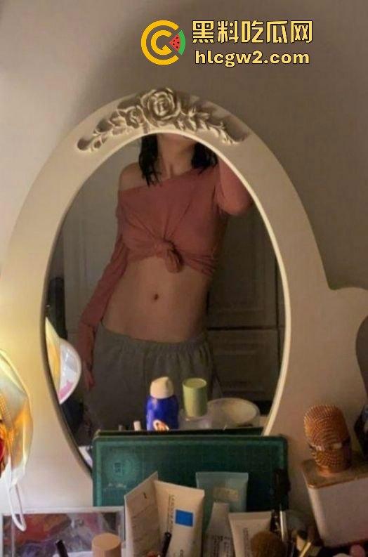 香港巨乳学霸『孟雪梨』奶子大到让人上火！双大奶能让课堂全校性骚动，教授都想钻进她奶里拱一拱！  第21张