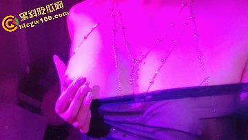 上海政法学院新闻系【李妍妍】，05反差母狗给金主跪地口交技术娴熟，被金主操的鬼哭狼嚎的  第13张