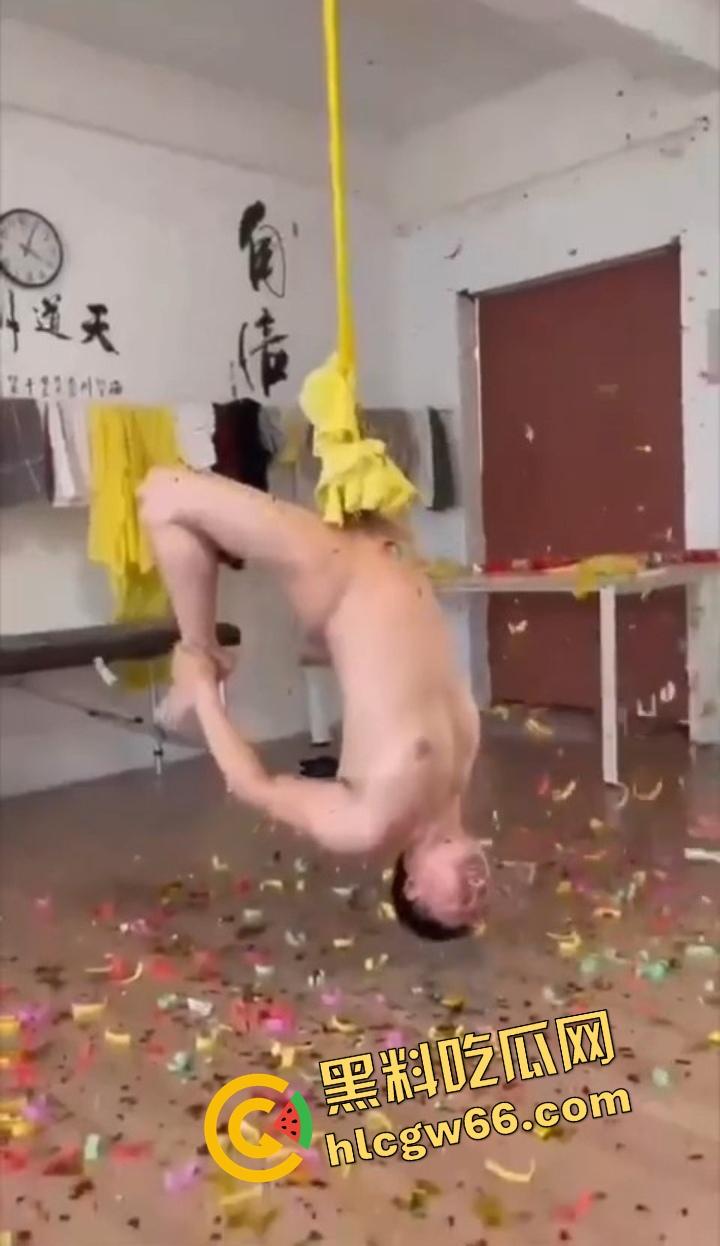 坠蛋狠人现身，农夫山泉挂蛋蛋只是日常，吊妹子上天才是绝活，这根铁鸡儿能打穿玄武门！  第5张