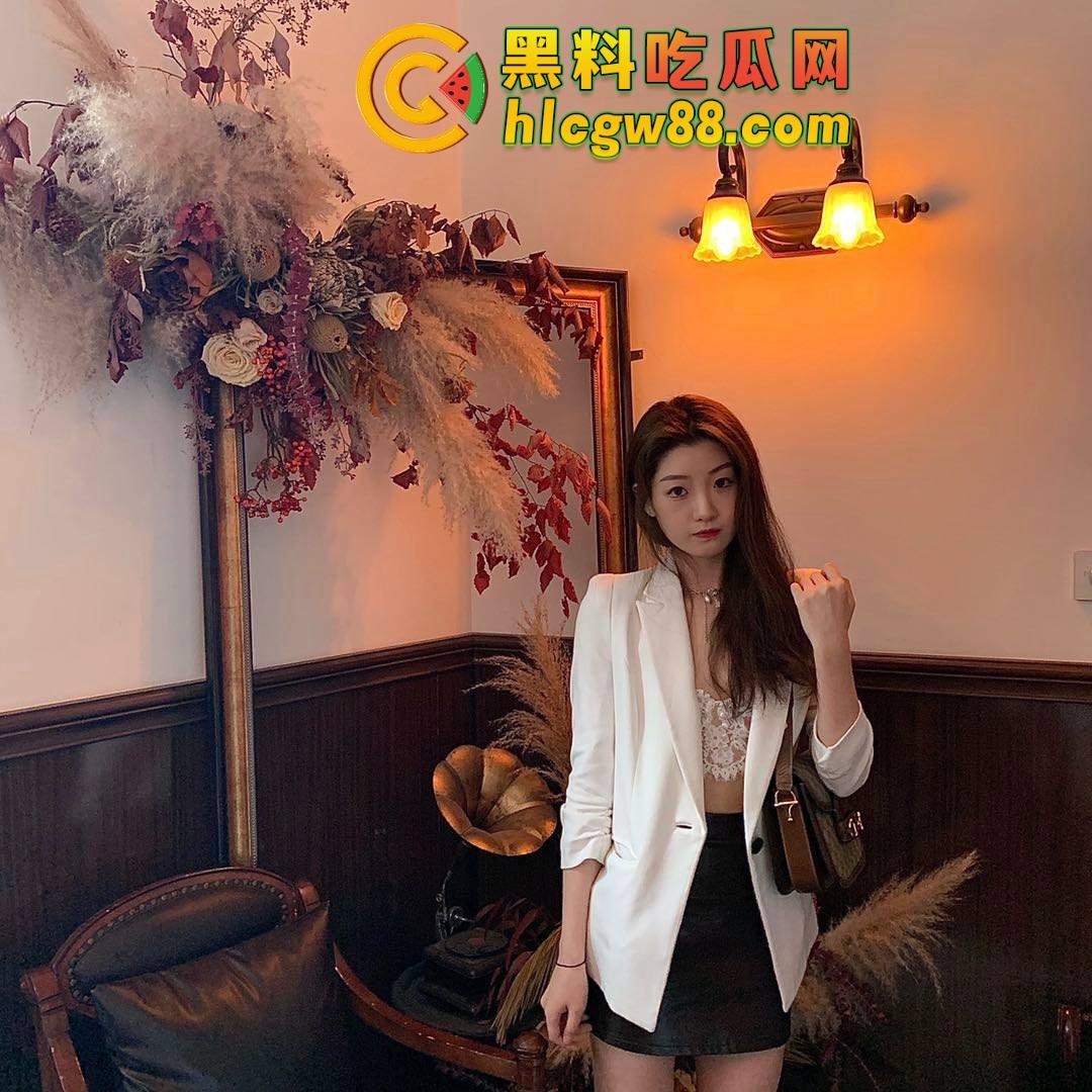 湖南『卢本伟』上垒巨乳御姐，肉感身材骚气奶浪声，嫩穴被操得痉挛喷水，爆操嫩穴身材太顶忍无可忍！  第2张