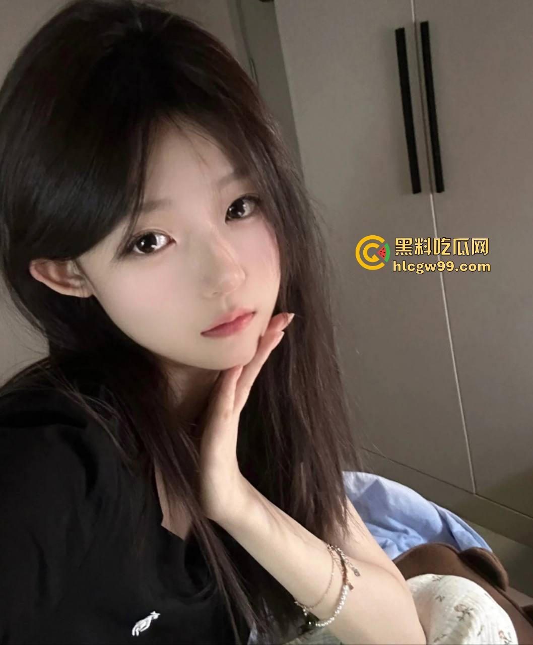 山西林业职业技术学院『林甜甜』曾经的高冷女神如今成跪地小母狗，喝尿舔脚任人践踏，扇脸羞辱都不敢喘气！  第3张