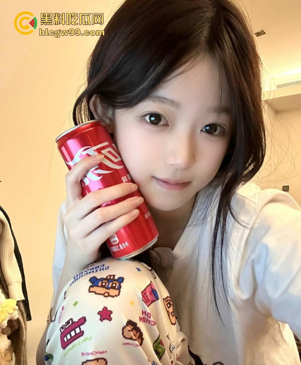 山西林业职业技术学院『林甜甜』曾经的高冷女神如今成跪地小母狗，喝尿舔脚任人践踏，扇脸羞辱都不敢喘气！  第4张