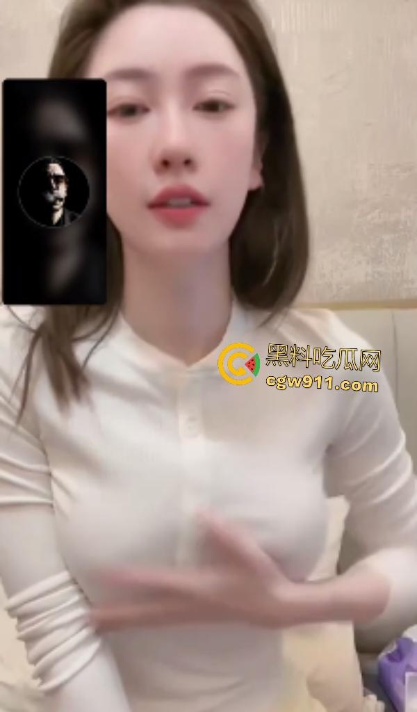 网红【大熊硬糖】经常在家自摸骚逼，超人技能模拟口爆，真空凸点揉奶隔空榨精，金主把持不住隔空射！  第8张