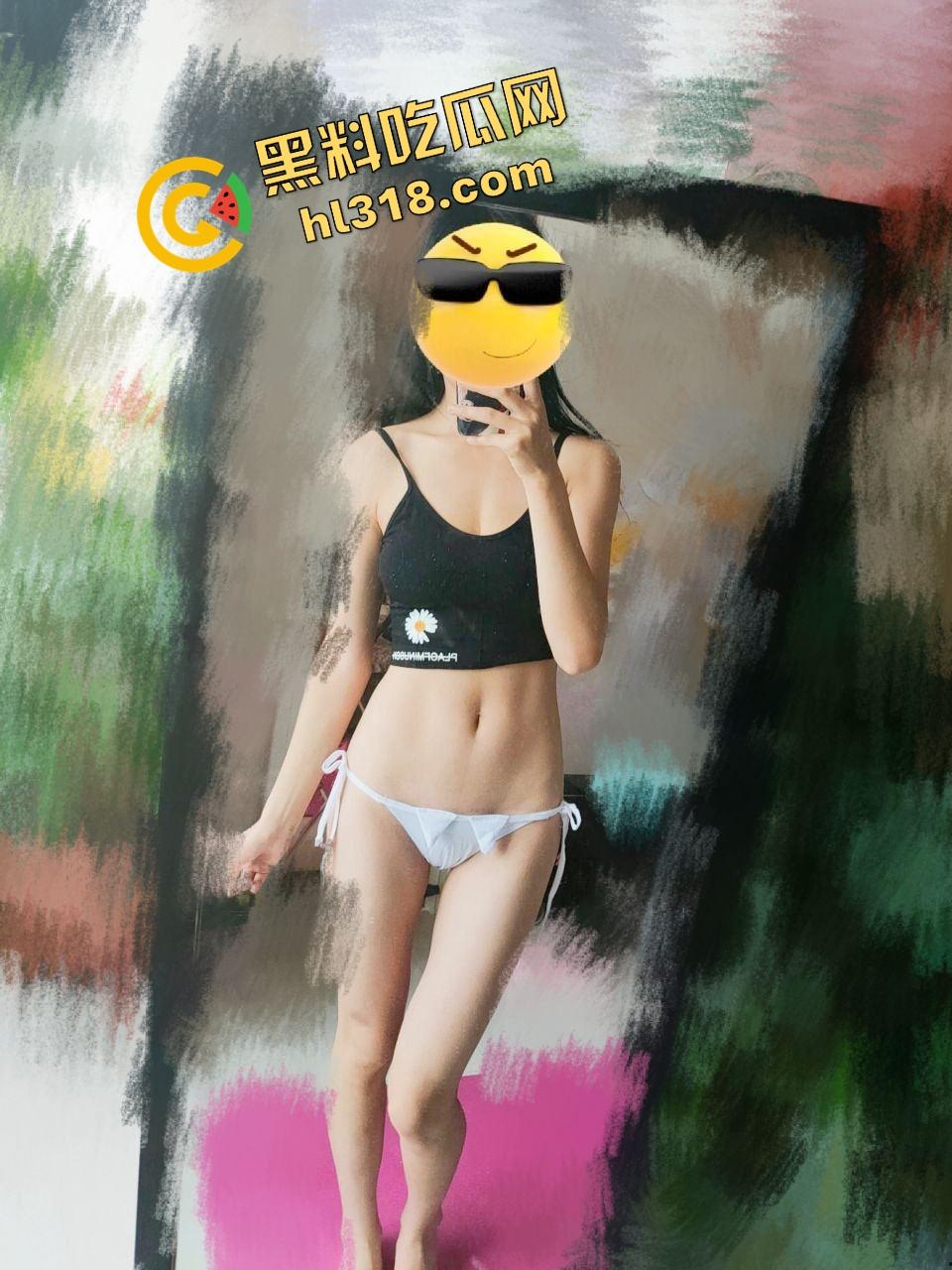 成都西南交大反差母狗『刘若彤』和男友出租屋玩疯了，拍了整整一册淫照，视频淫照百张爆仓云盘流出！  第9张