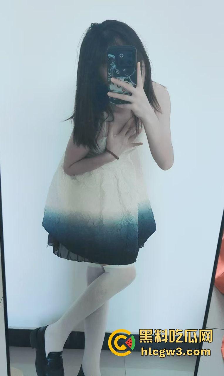 常德骚货【黄诗涵】的真实身份曝光 从长沙6号公馆KTV到常德私人影院，骚劲儿卖遍全城  第1张