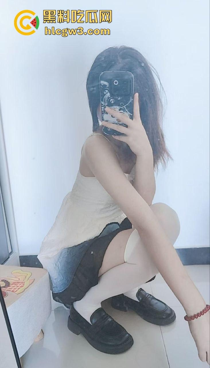 常德骚货【黄诗涵】的真实身份曝光 从长沙6号公馆KTV到常德私人影院，骚劲儿卖遍全城  第2张