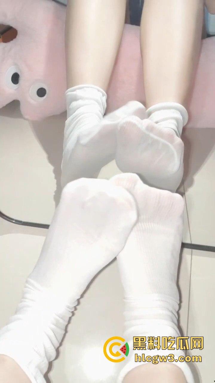 常德骚货【黄诗涵】的真实身份曝光 从长沙6号公馆KTV到常德私人影院，骚劲儿卖遍全城  第3张