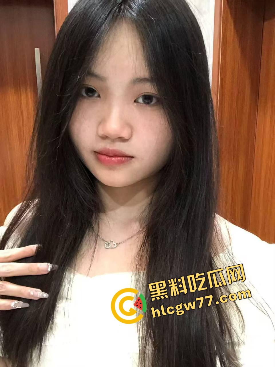 南昌财院【钱西西】面试前刚写完入党申请书，晚上就给人骑，床上爽的脸都被干变形！  第1张