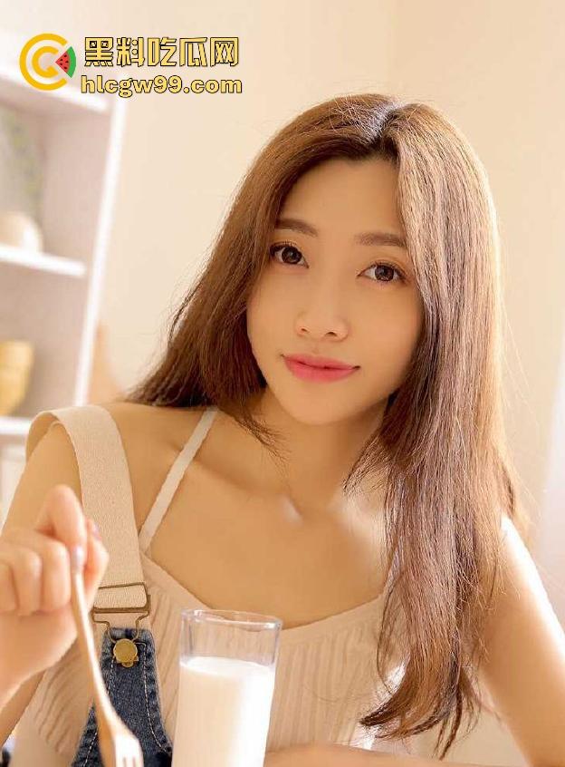 性爱小课堂！香港小姐姐妹用自己的身体零距离讲解胸部坚挺度以及阴部构造 快来抢沙发学起来！  第1张