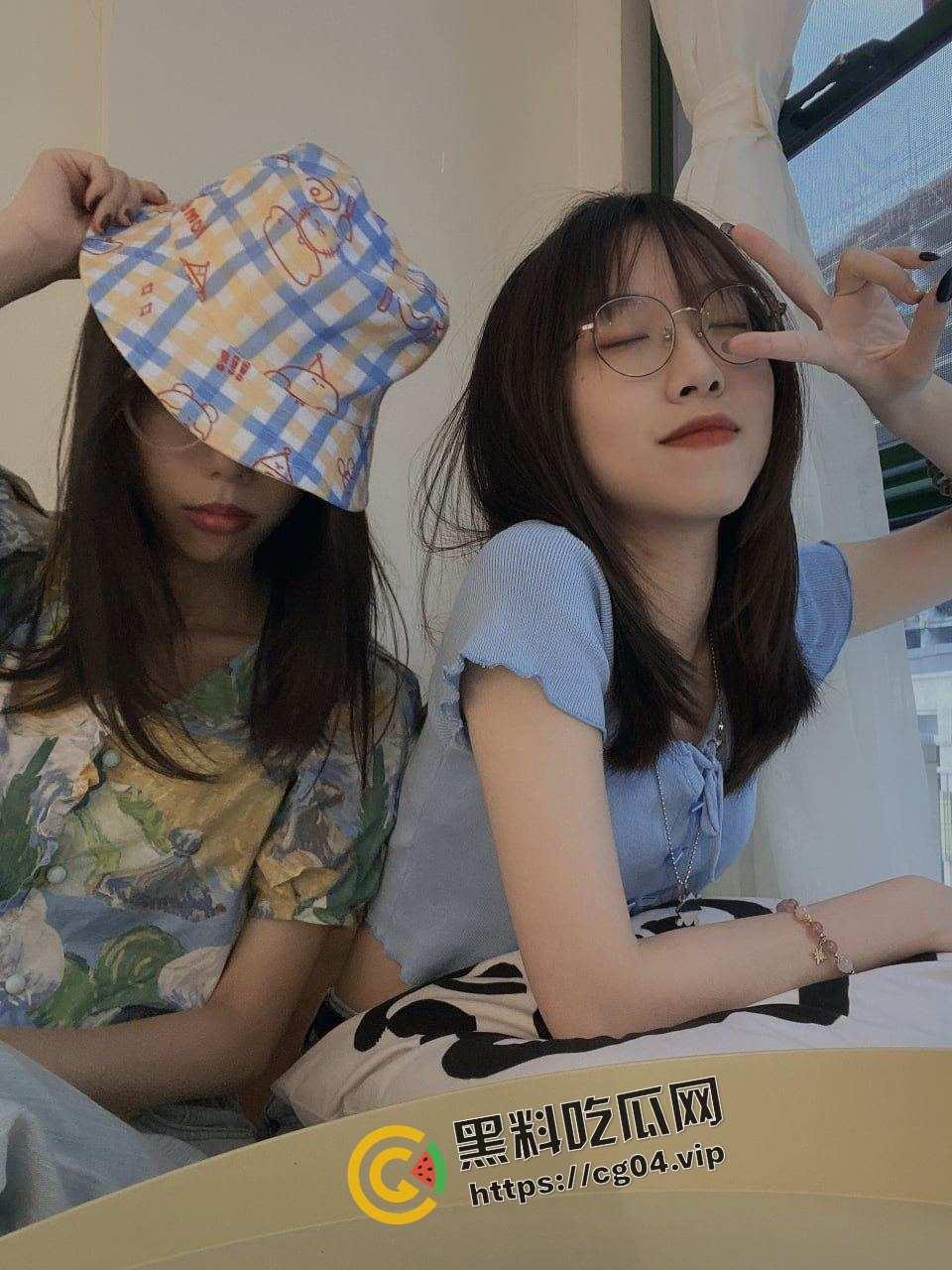 成都大学生【谢询】 喜欢肛交群p 背着男友一女站四男 三洞全开  小小的身体 大大的能量 第1张