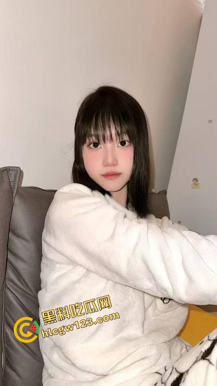 青岛大学研究生【程明琪】塌房 清纯学霸身材堪比模特，却被渣男曝光床照，粉嫩身躯全网疯传！  第3张