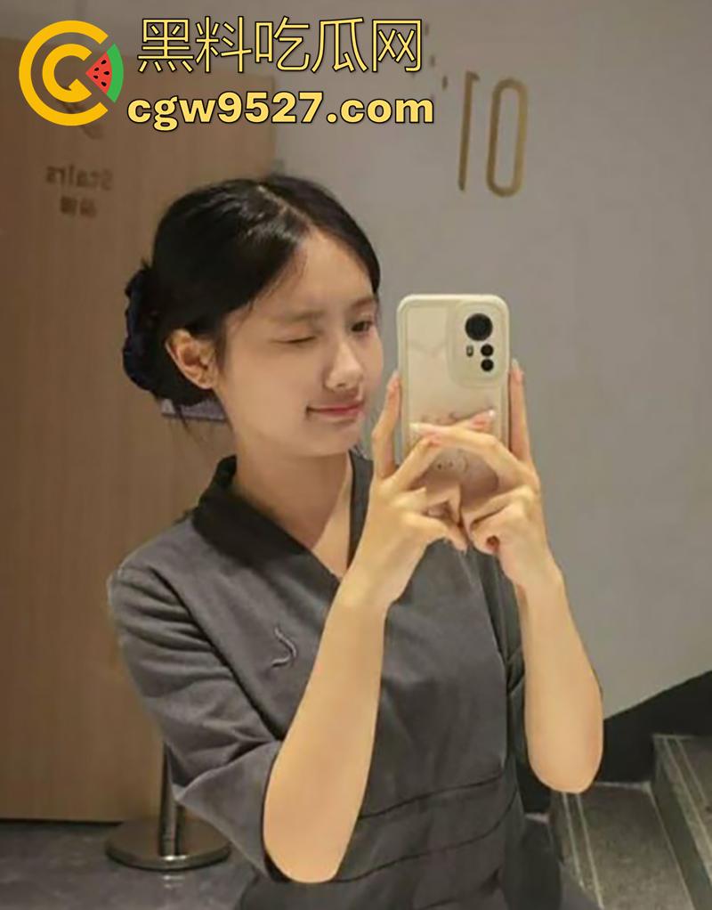 艾滋女【钟佩琪】接客被曝光！韶关碧桂园丽枫酒店前台，被老哥无套内射，最终被确认患艾滋，天塌了啊！  第3张