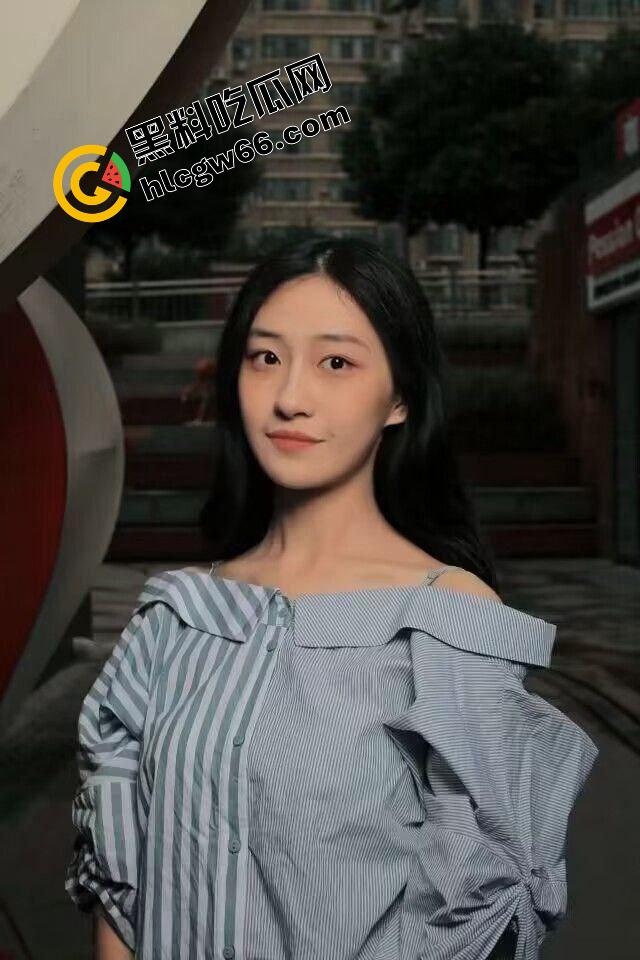 舔蛋舔菊舔鸡巴，大连单位骚货【萌萌】操到上瘾，宿舍拍露奶自拍，男友不行天天偷跑出去约炮被插烂！  第1张