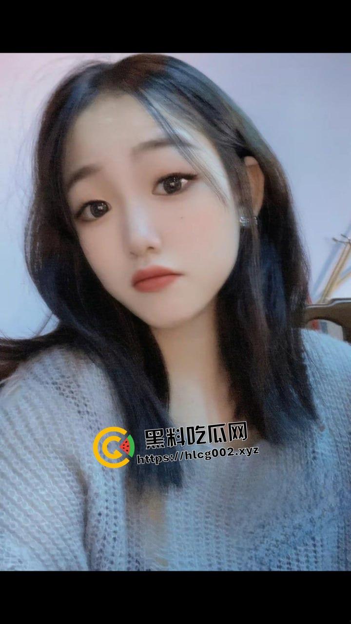 江苏苏州高颜值性瘾少妇『刘安琪』婚后约炮被内射后 装着精液带回家给绿毛龟舔逼！  第2张