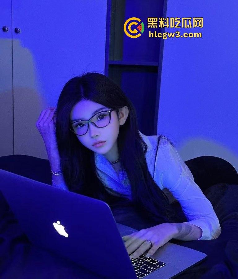 上海极品TS『刘依依』美到让直男怀疑人生 这颜值炸裂打破次元壁 上半身绝杀 你敢认是TS吗？  第14张