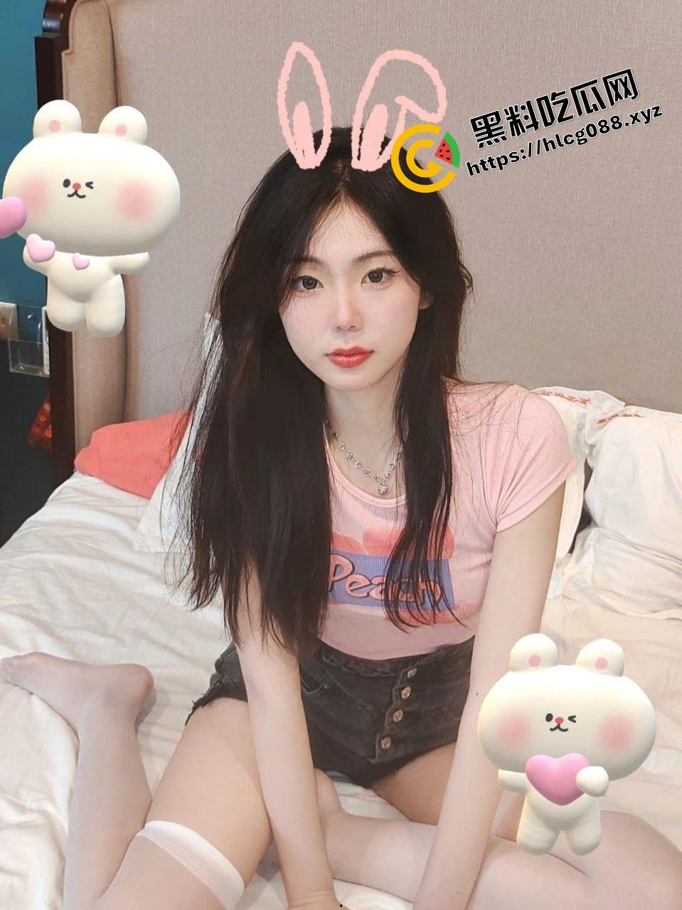 主人各种调教理工学院女学生，线上网调聊骚认错跪地磕头认罪，线下像狗一样牵着SM爬行！  第2张