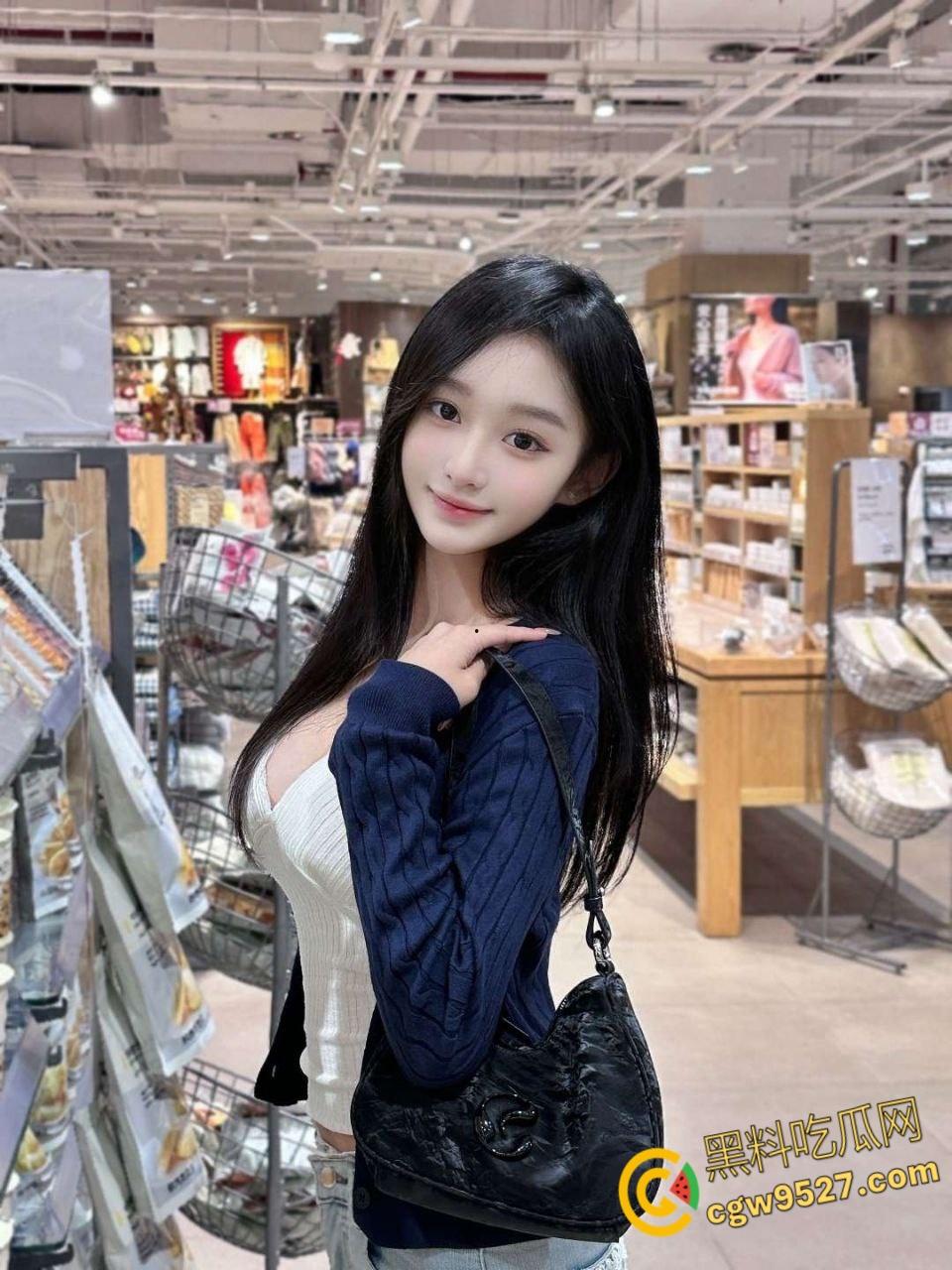 妹妹探望生病的哥哥，决定帮哥哥放松放松身体，性感肉丝玉足足交，被哥哥后入暴力抽插粉穴 !  第1张