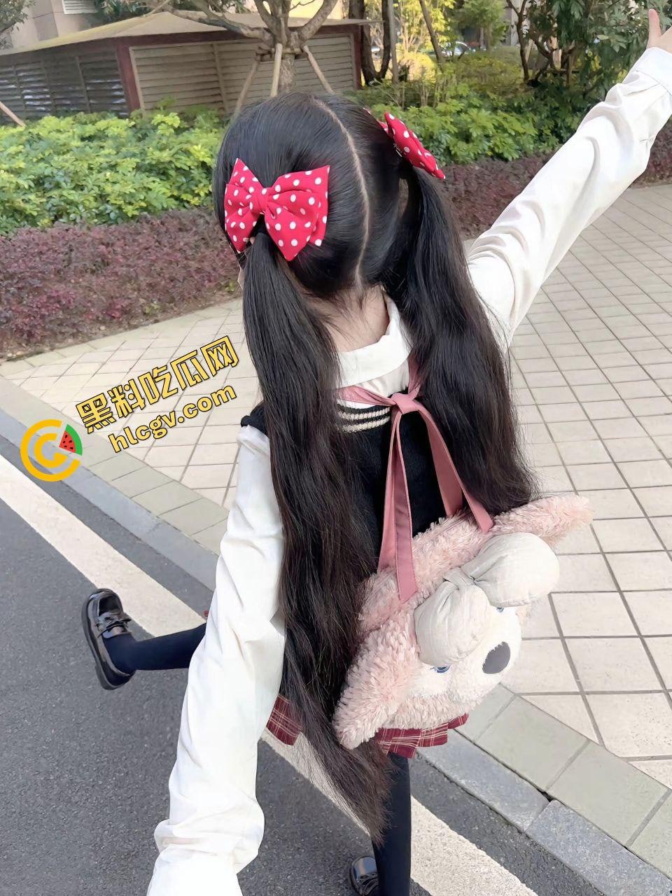 抖音清纯双马尾小萝莉『笨蛋小芋』小少萝炮架真养眼 自慰后入娇喘吁吁 独家曝光流出！  第5张