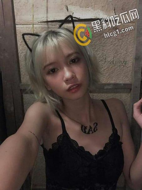 江苏大学很有气质的清纯短发妹 喜欢一个人在宿舍里 偷偷自慰揉奶扣逼 录下视频后在网上到处勾引炮友  第1张