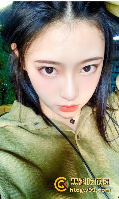 抖音热榜写字女神【十里桃花】定制视频曝光，隐退前的最后绝唱，清纯甜美娇羞大乳，很有撸点！  第2张