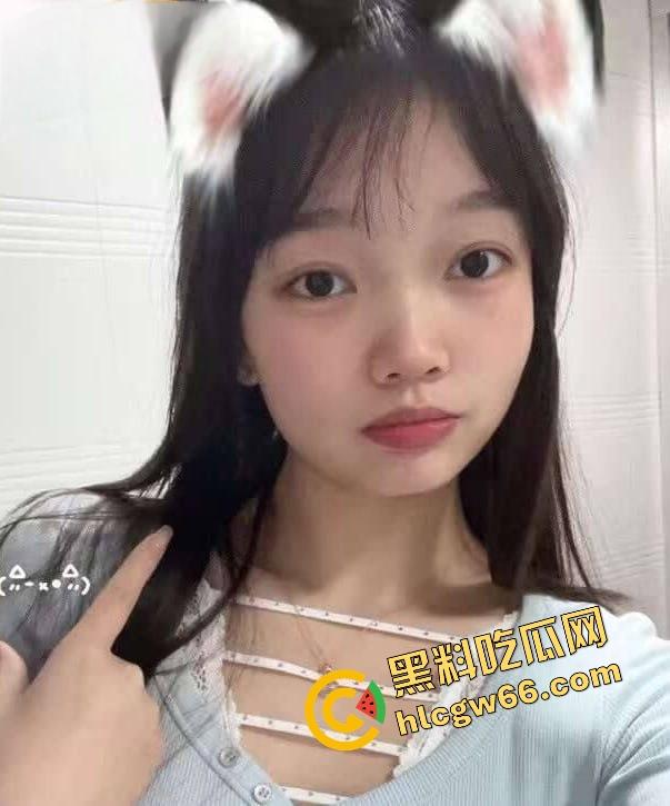 商丘职院清纯校花『孙秋雨』私下偷约炮被干成狗，后入视频流出骚到全网爆炸！  第1张