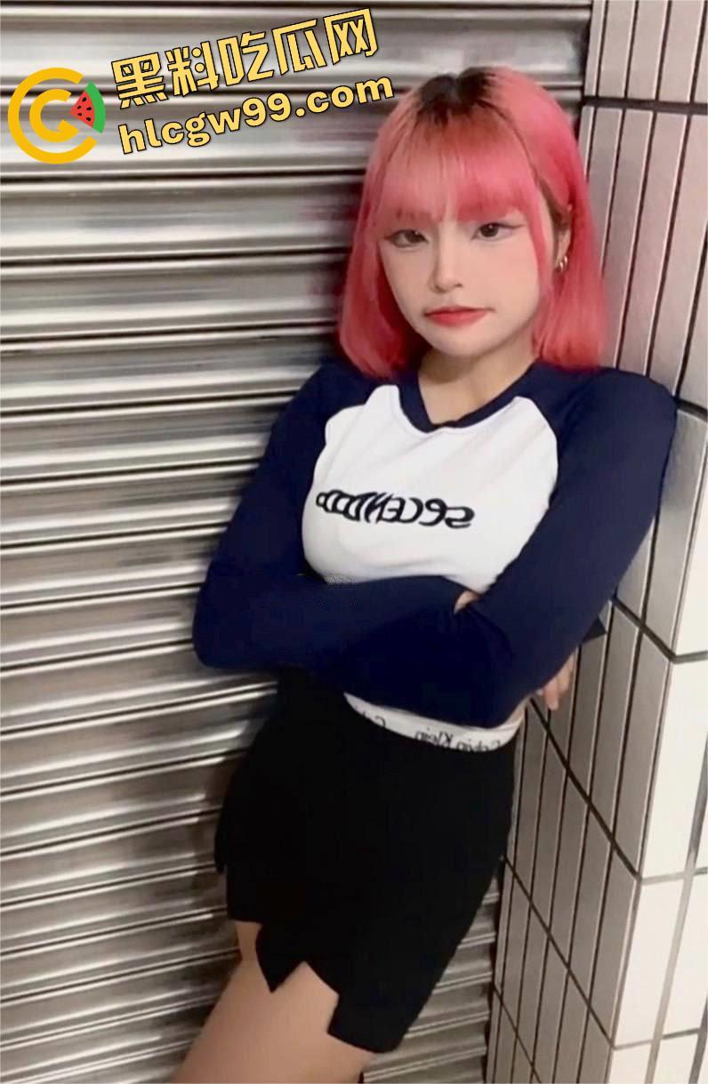 tiktok又纯又欲精神小妹【op_0315】镜头前演绎放荡人生，裸体自慰玩弄粉嫩骚穴  第1张