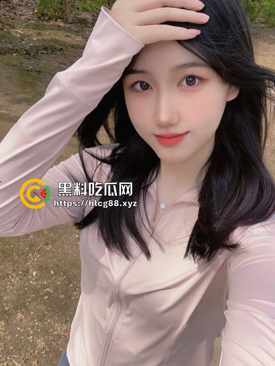 北京舞蹈学院骚母狗【肖婷】细枝挂硕果 在宿舍里脱衣练习舞蹈，露奶节拍卡点舞新奇养眼！  第4张