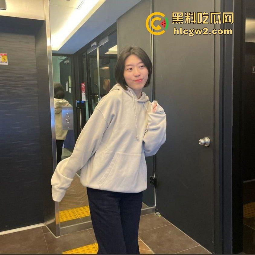 北京SOHO健身女教练【范珊珊】自拍自慰视频疯传，桃红奶晕勾引男学员报课，健身报得多还能上床？  第6张