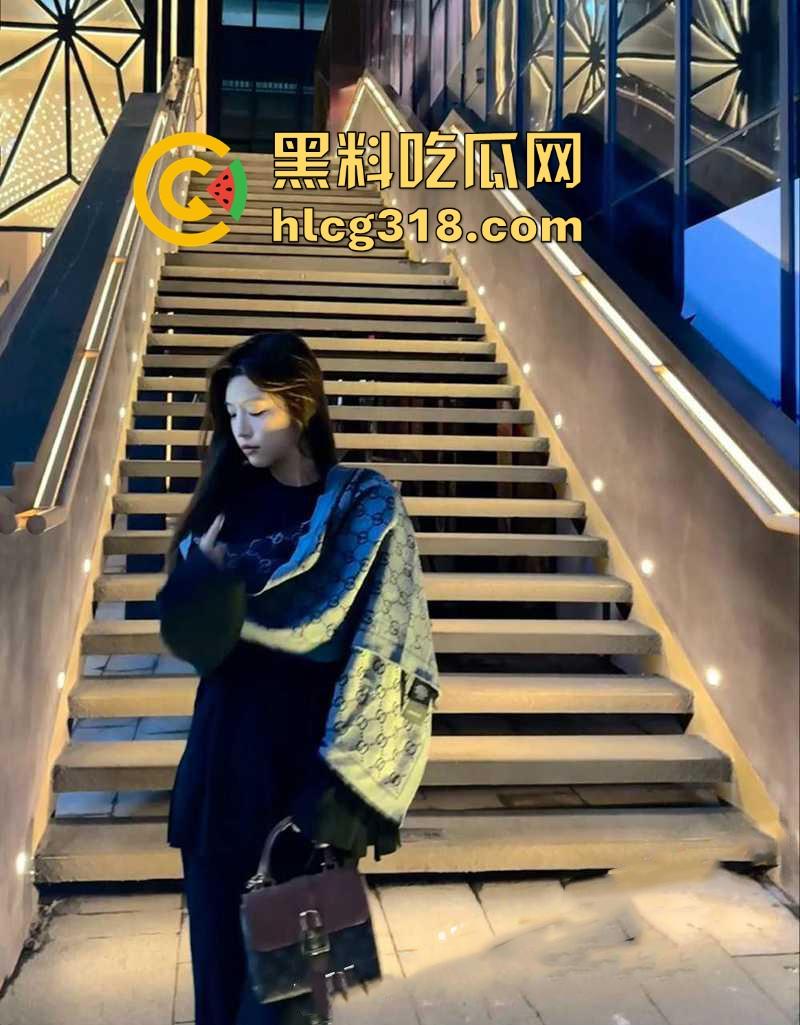 约炮南昌极品舞蹈老师，高颜值完美身材，一字马满足做爱需求，美中不足的是要待套套才能给操！  第3张