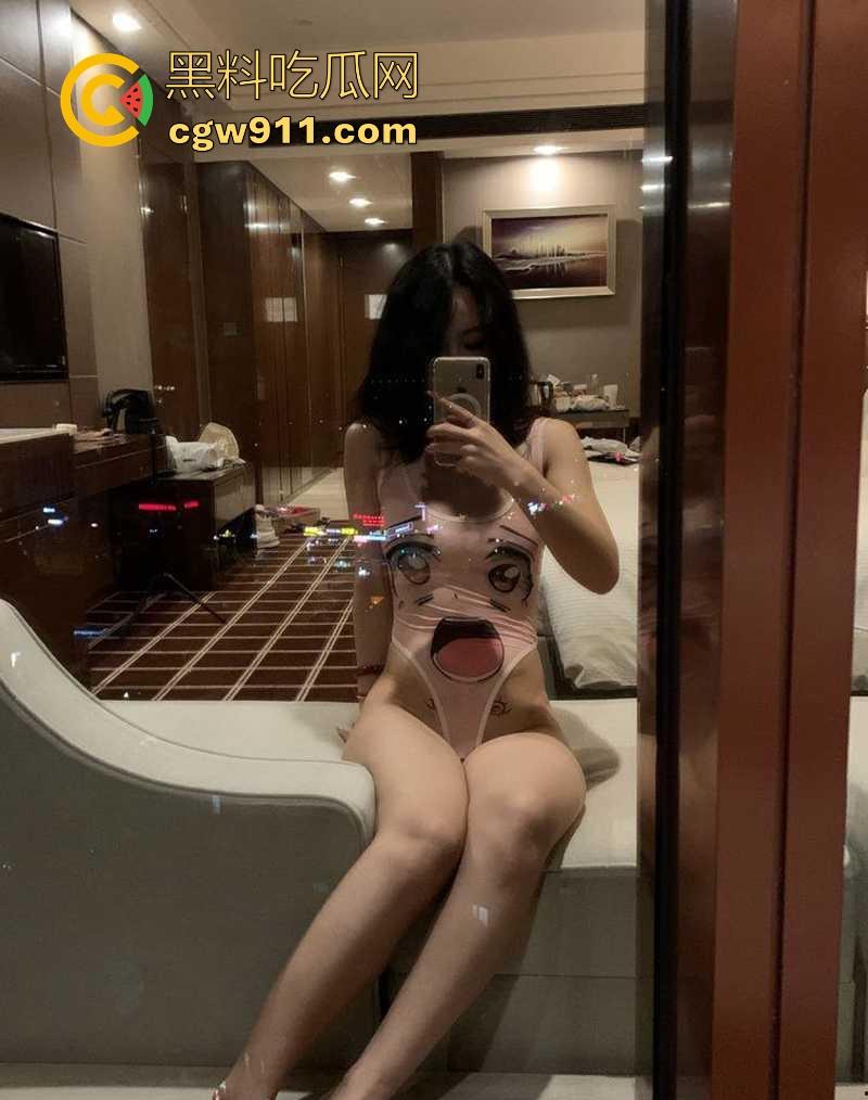 绝美魅魔女友【刘奕】露脸调教视频曝光，栓着狗链被猛干后入，滴蜡内射极其淫荡！  第8张