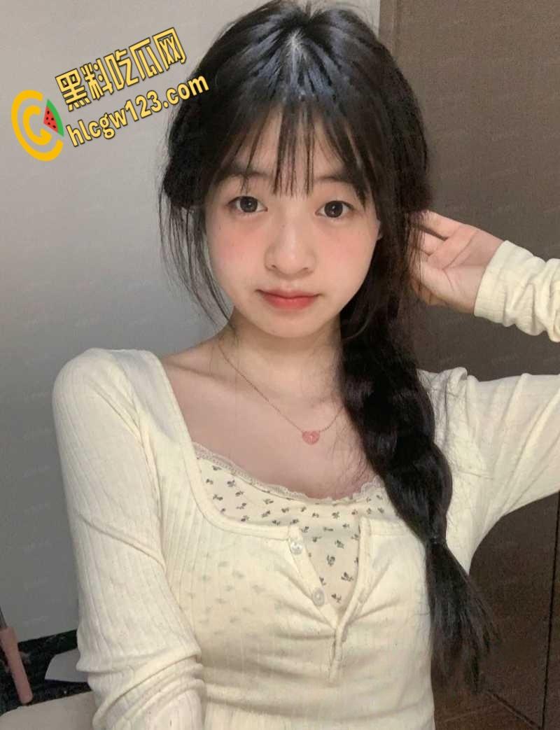 四川旅游学院【陈蓓元】，有着清纯外表却下海做外围，包一夜不做高端也不卖低廉逼价！  第3张