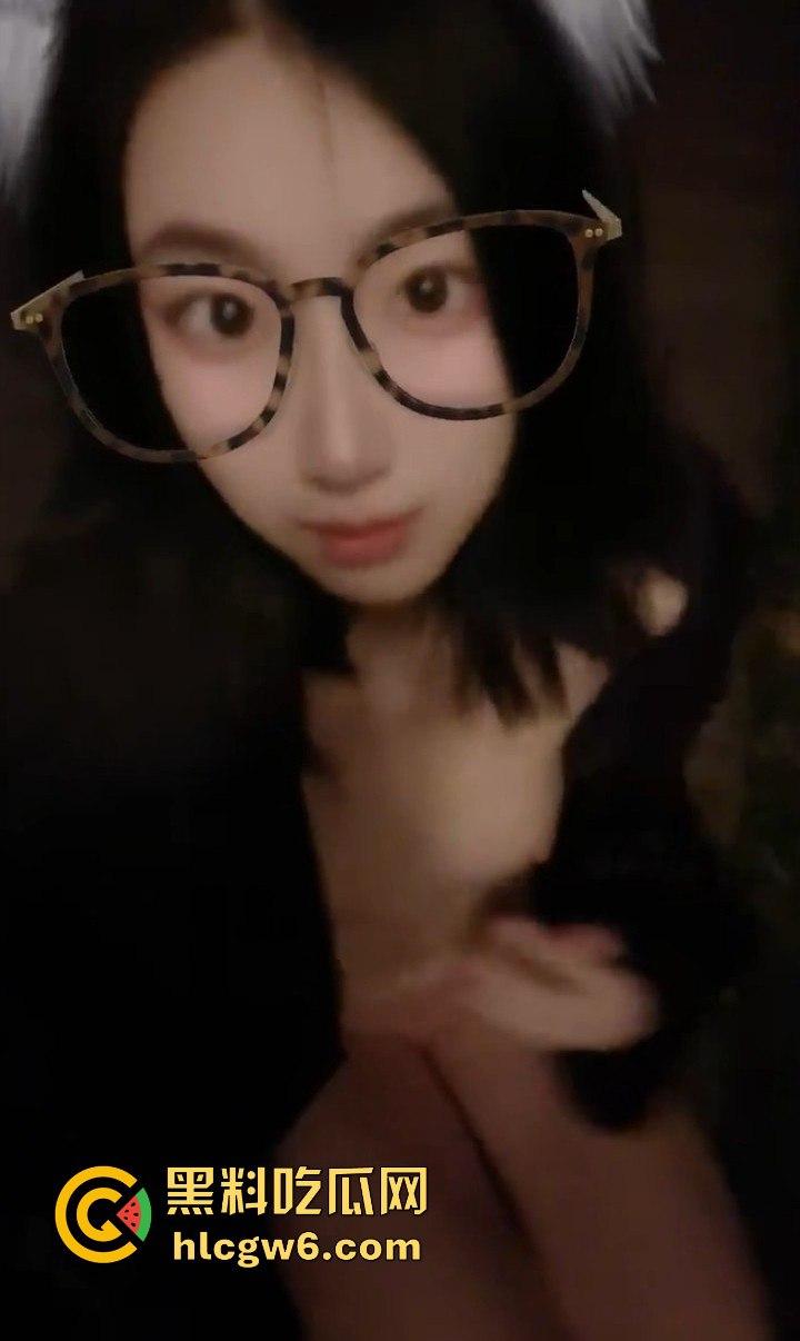 四川职业学院高挑反差学姐【安慧】金主调教视频曝光，户外露出上瘾了，双乳引爆眼球！  第10张