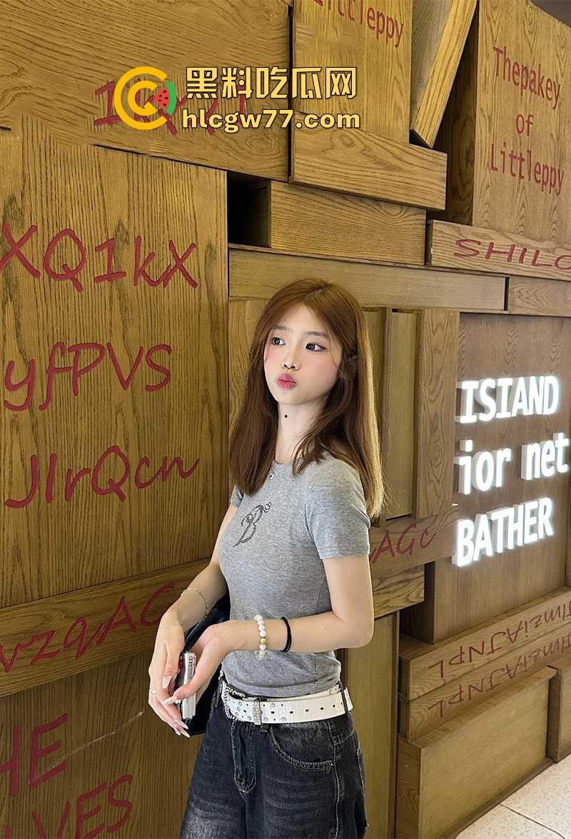 黄毛小妹直播间PK惩罚当场拔逼毛 输赢规矩惊呆网友 这届网红玩的可真花花啊 估计平时也没少挨操！  第5张