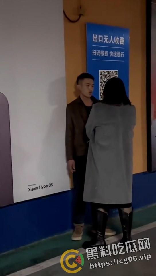 潍坊万达大瓜！地下车库捉奸 场面极其混乱 我带着闺蜜的出轨的老公去捉奸闺蜜和我的老公？  第7张